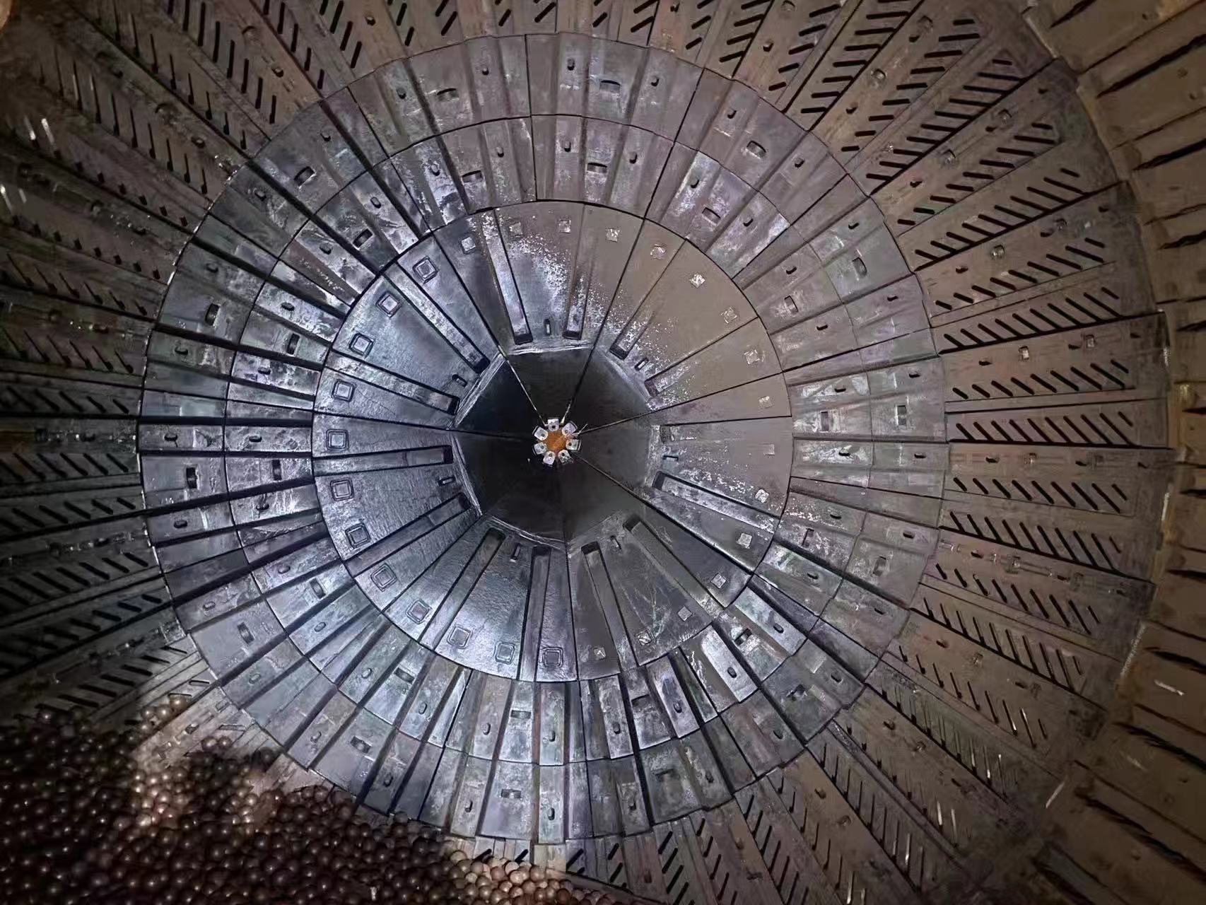 Yuanjiacun Iron Mine-semi-autogenous grinding 10.4x5.2m
