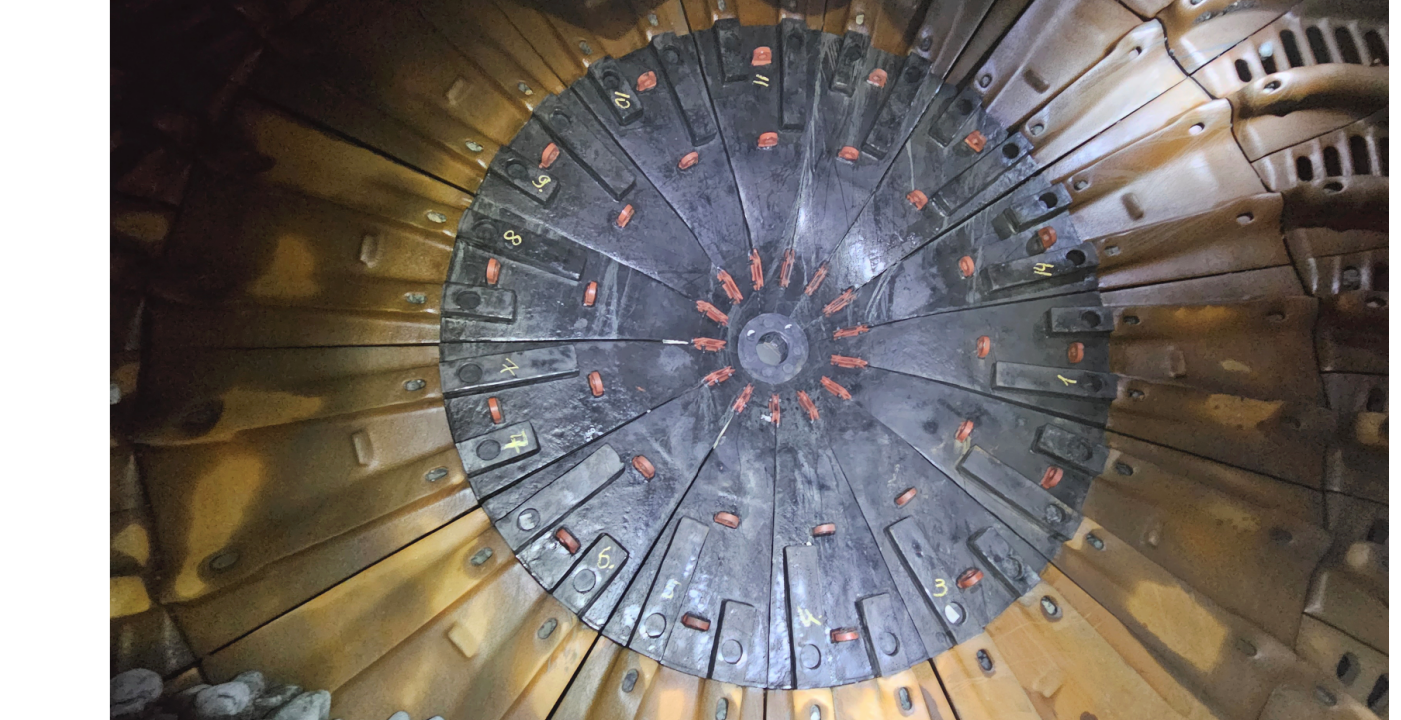 Autogenous grinding machine lining—9.15x5.55m