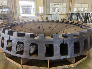 Semi-autogenous grinding machine lining (click for details)